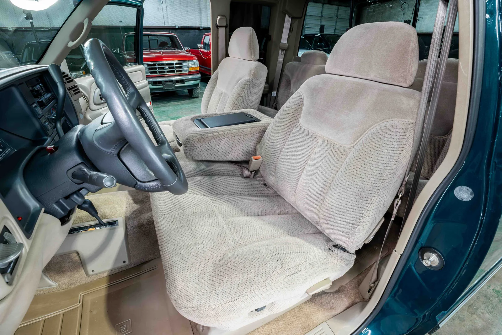 1996-Chevrolet-Silverado-Emerald Green Metallic-146925-45.jpg